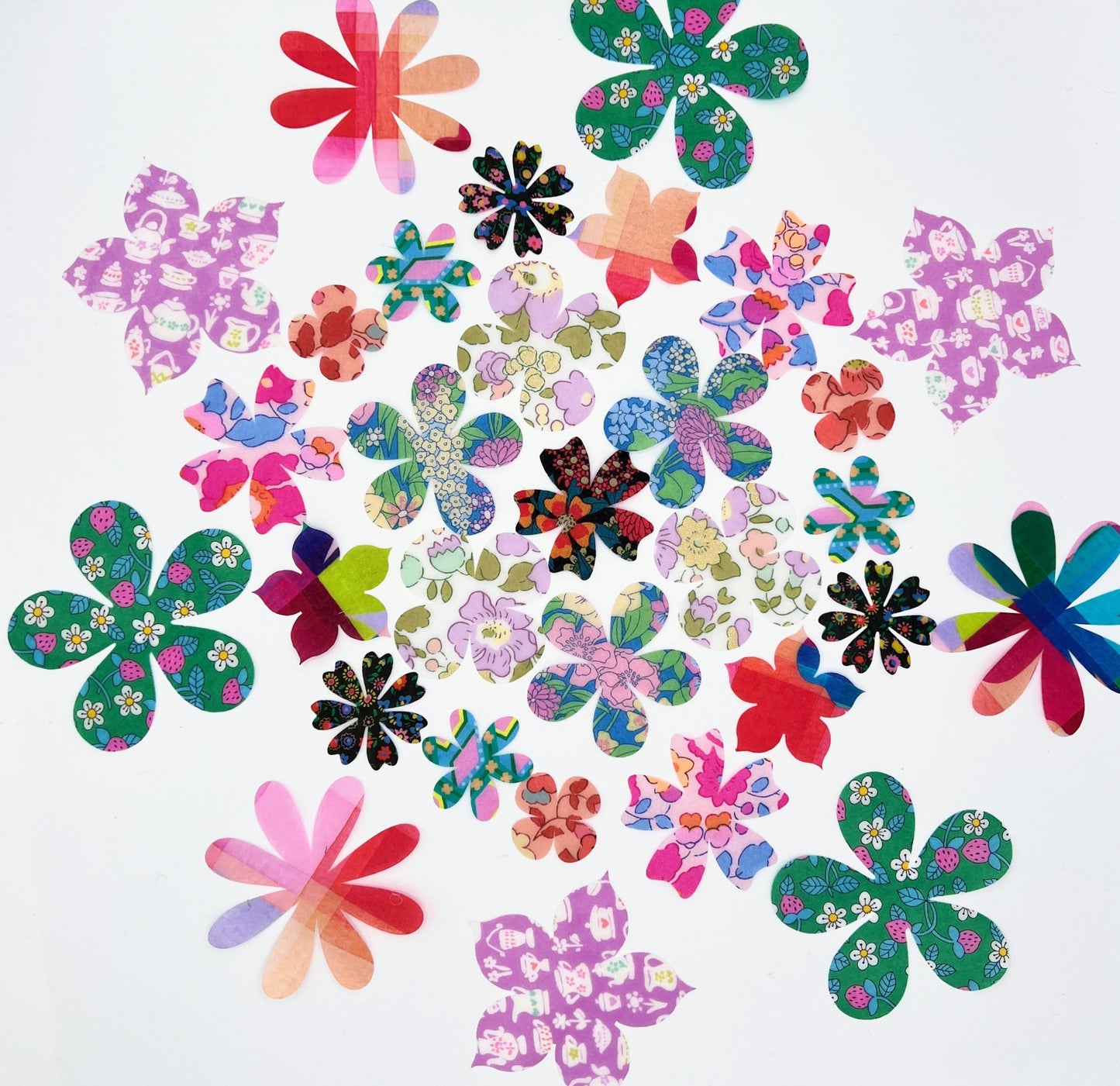 Vintage Style Flower Appliqués: Liberty of London Fabric Iron-On Crafts